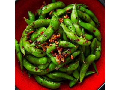 SPICY GARLIC EDAMAME